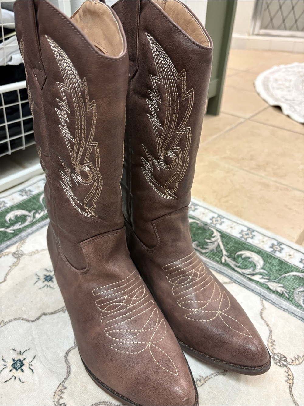 Brown Women's Western Boots with Embroidered Shaft